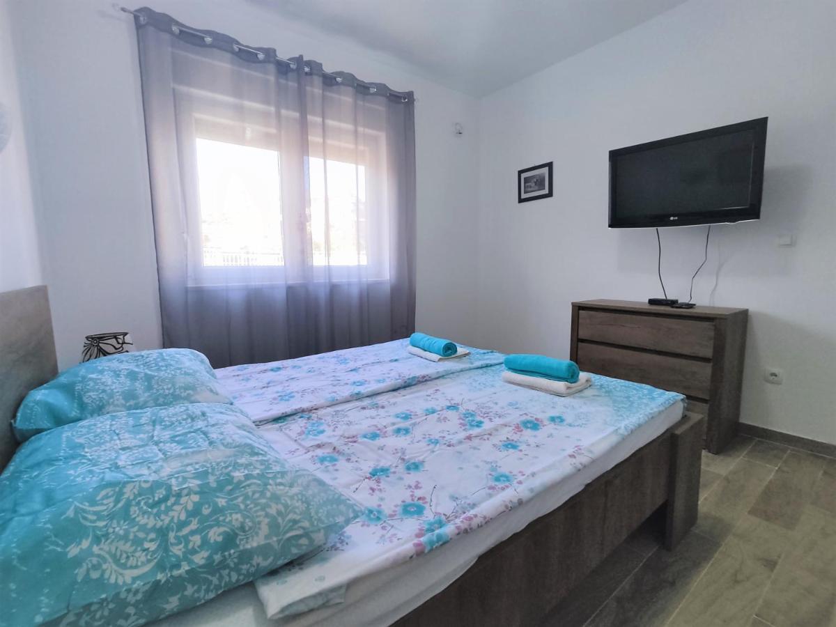 Sunny Attic Apartment With Balcony & Modern City Apartment With Outdoor Area, No Balcony Трогир Екстериор снимка