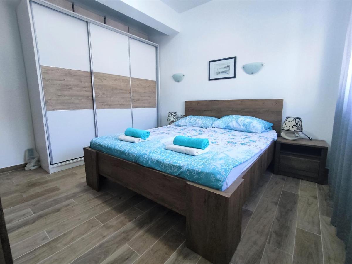 Sunny Attic Apartment With Balcony & Modern City Apartment With Outdoor Area, No Balcony Трогир Екстериор снимка