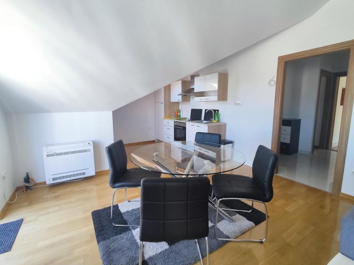 Sunny Attic Apartment With Balcony & Modern City Apartment With Outdoor Area, No Balcony Трогир Екстериор снимка