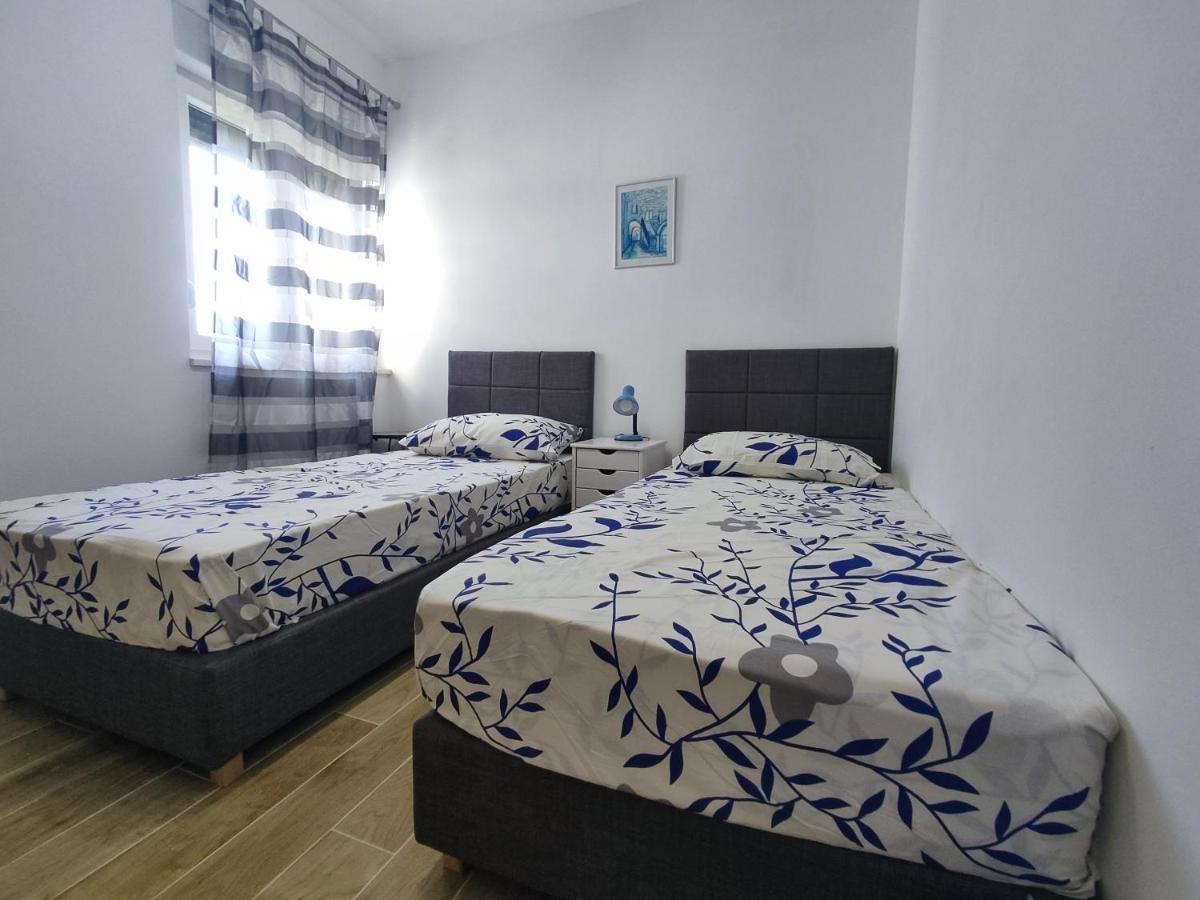 Sunny Attic Apartment With Balcony & Modern City Apartment With Outdoor Area, No Balcony Трогир Екстериор снимка